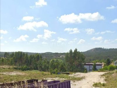 Terreno para construção perto da A8 com projeto aprovado para construção de unidade industrial